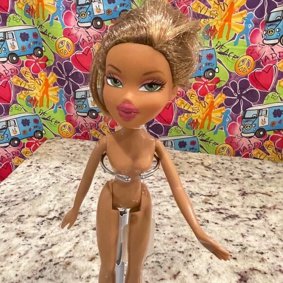 MGA Bratz Doll Tennis Fianna- #64 - Lot 9 Hair cut - Picture 2 of 4